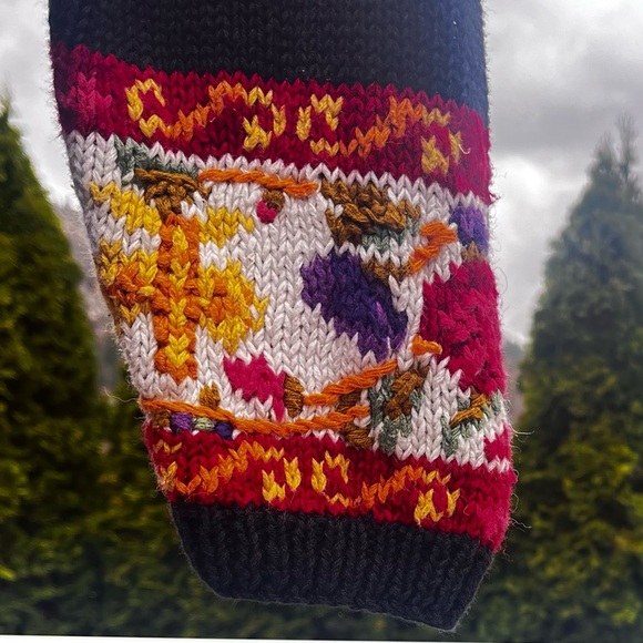 Floral Patterned Turtleneck Sweater - Picture 4 of 9